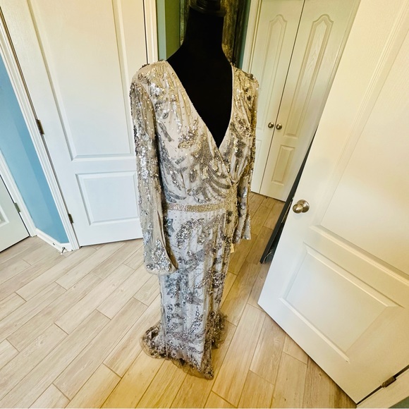 Mac Duggal 5222 SEQUINED WRAP SPLIT LONG SLEEVE GOWN NWT platinum Silver Sz 12 - Picture 14 of 15